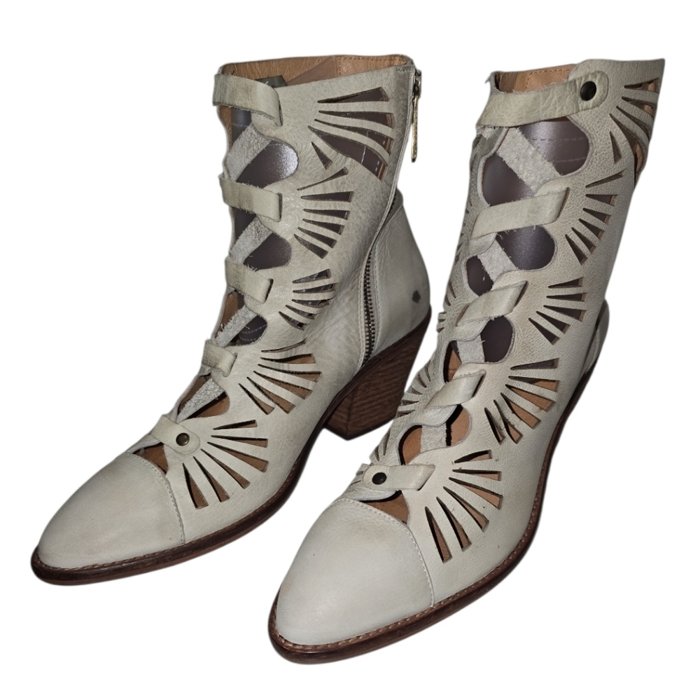 Sundance Veracruz Mallory Distressed Leather Cutout Boots 40 9-9.5 Ivory New
